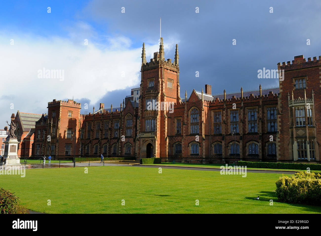 Großbritannien, Nordirland, Belfast, das Gebäude der Königin-Universität von Tudor Baustil Stockfoto