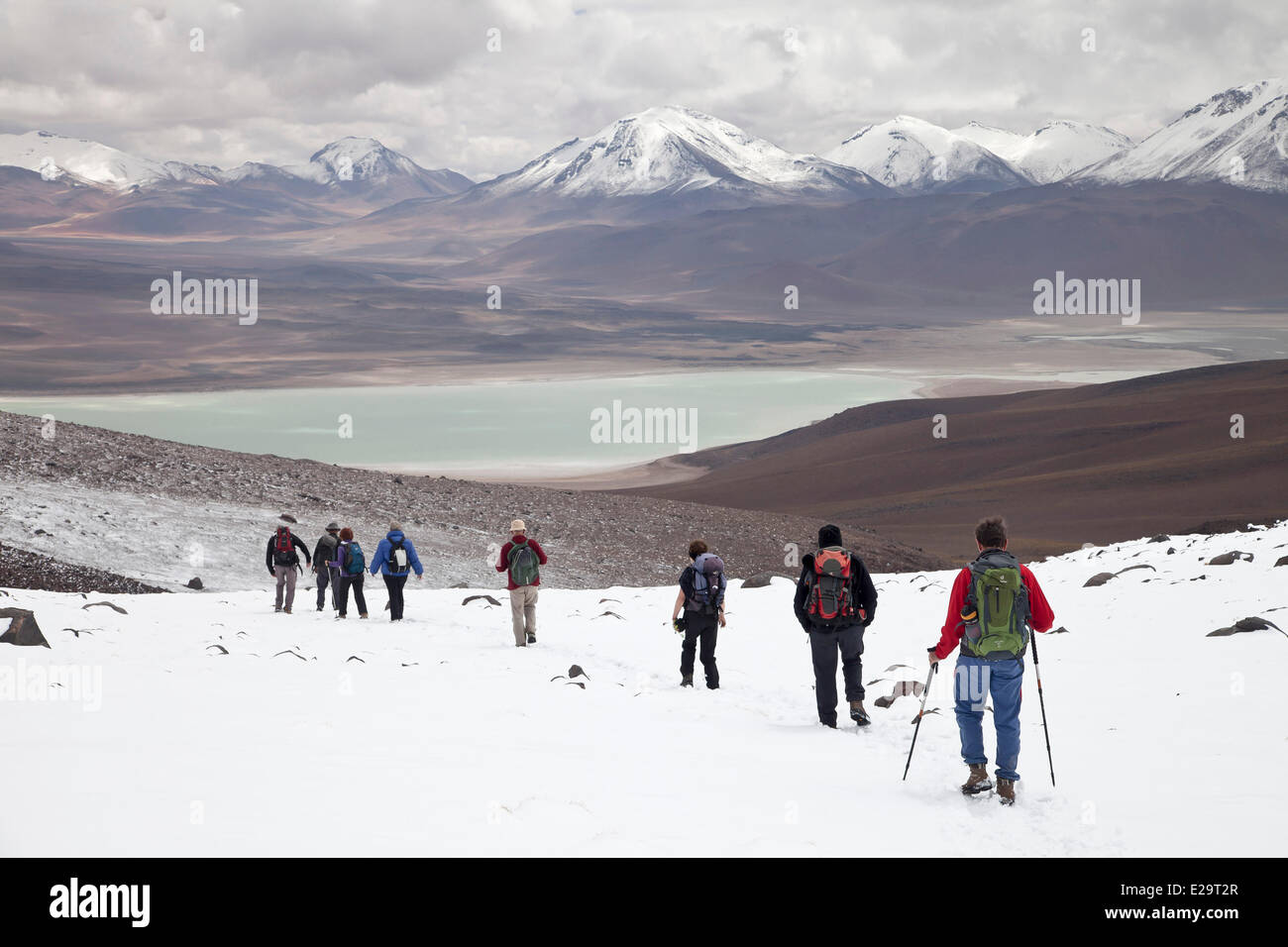 Bolivien, Potosi Abteilung, Eduardo Avaroa Anden Fauna Nationalreservat, Kletterer in der Nähe der Laguna Verde in der Abfahrt von Stockfoto