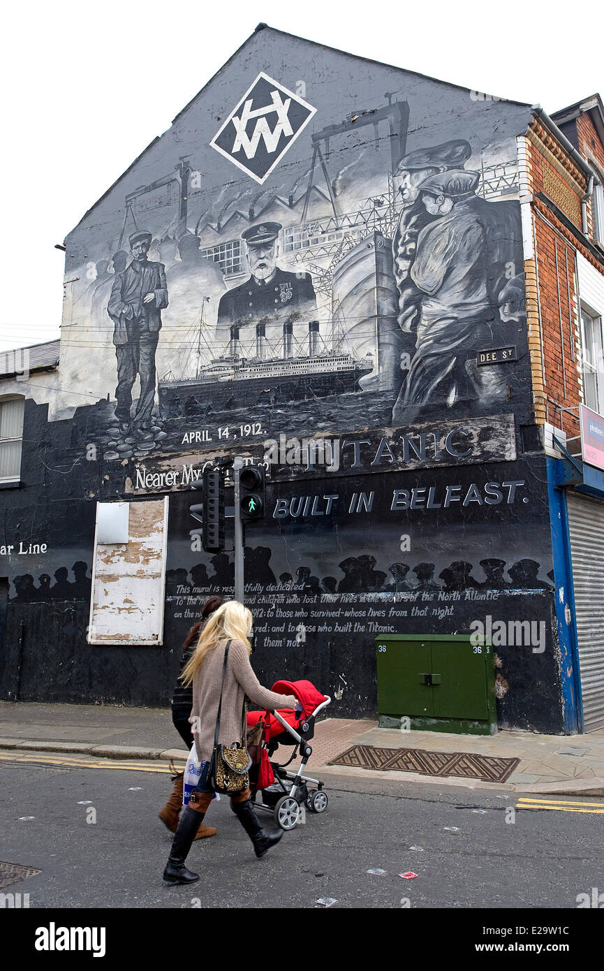 Großbritannien, Nordirland, Belfast, ein Titanic Wandbild in der Loyalisten East Belfast Bereich Stockfoto