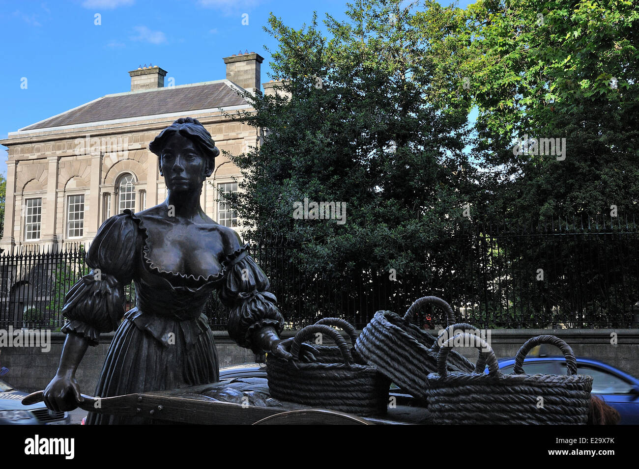 Statue von Molly Malone Molly Malone, Westmoreland Street, Dublin, Irland ist der Charakter der irischen Volkslied, das Stockfoto