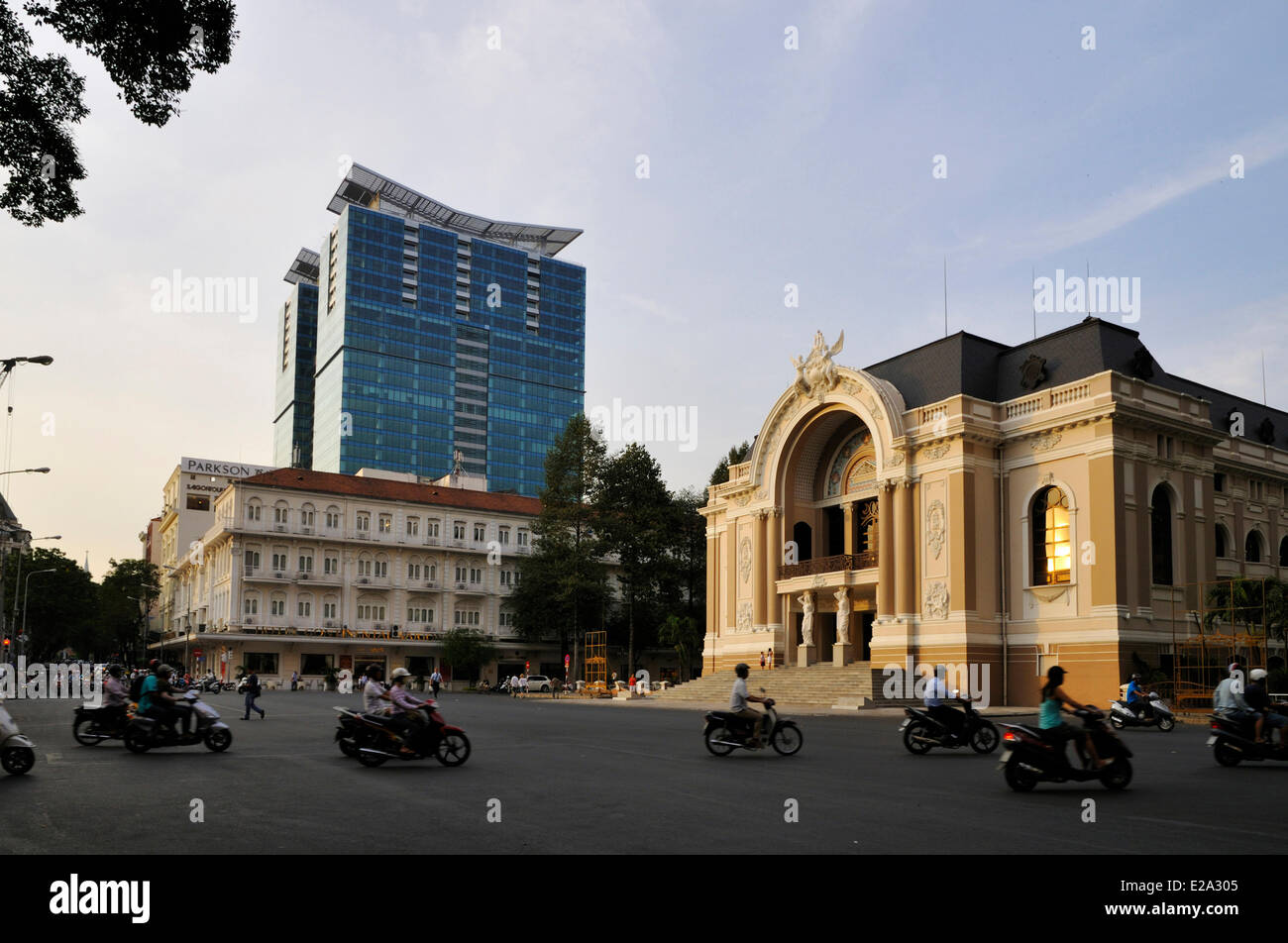 Vietnam, Saigon (Ho-Chi-Minh-Stadt), District 1, der um 1900 durch die Franzosen in einem kolonialen Baustil erbaute Opernhaus, Stockfoto