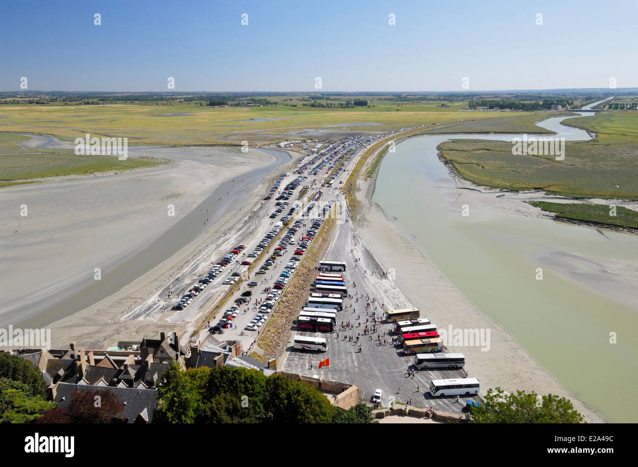 Frankreich, Manche, Mont-Saint-Michel als Weltkulturerbe der UNESCO, Parkplatz in der Bucht aufgeführt Stockfoto