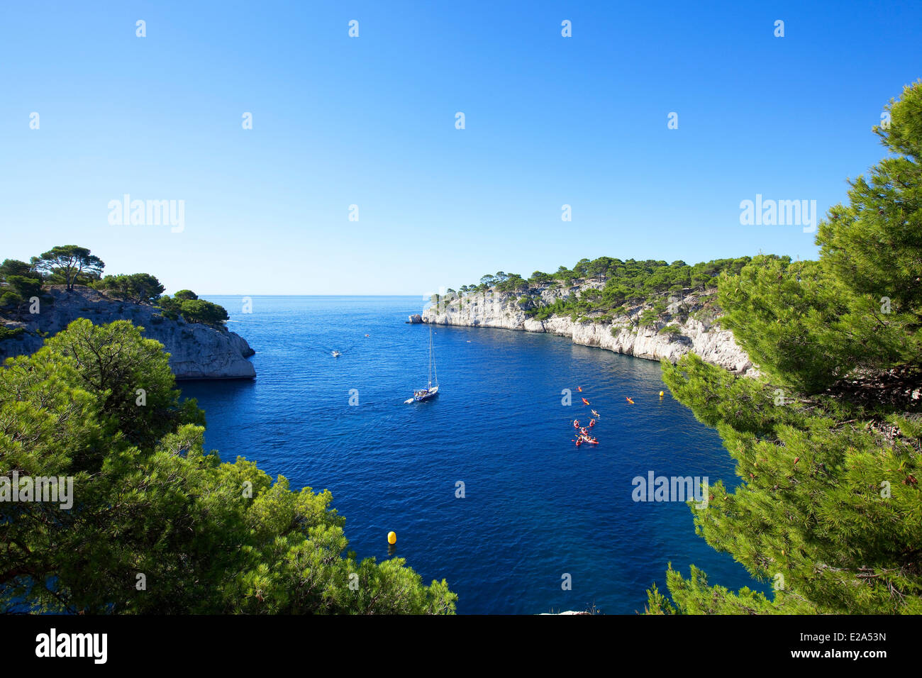 Frankreich, Bouches du Rhone, Cassis, Calanque de Port Miou Cap Kabel auf der linken Seite Stockfoto