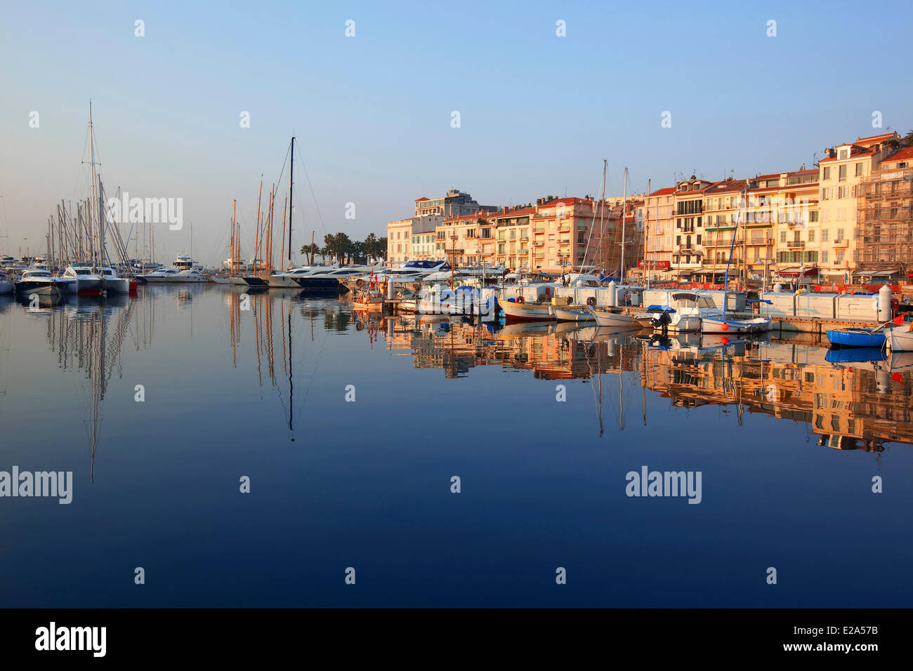 Frankreich, Alpes Maritimes, Cannes, alten Hafen Stockfoto