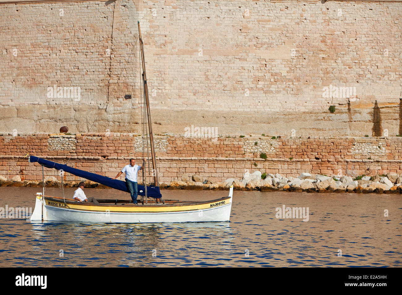 Frankreich, Borg Werft, Schifffahrt auf Colombes Kajütsegelboot erbaute Bouches du Rhone, Marseille, Europäische Kulturhauptstadt 2013 Stockfoto