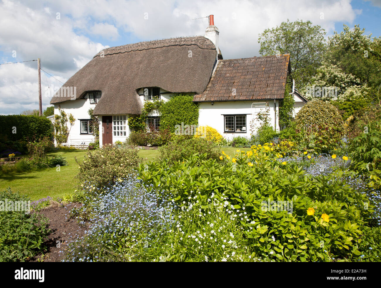 Ziemlich freistehendes Landhaus und Garten Cherhill, Wiltshire, England Stockfoto
