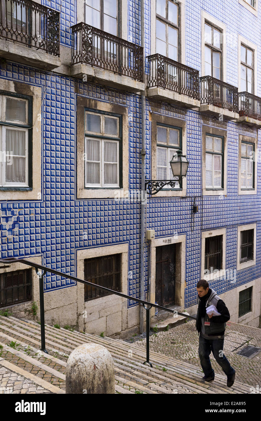 Portugal, Lissabon, Alfama Viertel, Fassade mit Azulejos bedeckt Stockfoto