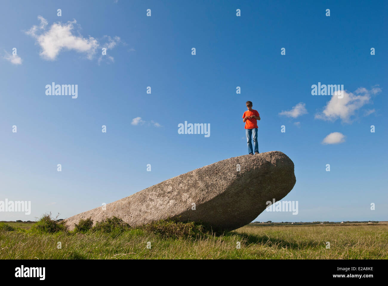 Frankreich, Finistere, zahlt d'Iroise Plourin, Menhire Kergadiou, die hohe von 8,75 m und die anderen liegen in 11m, des zweite durch seine Stockfoto