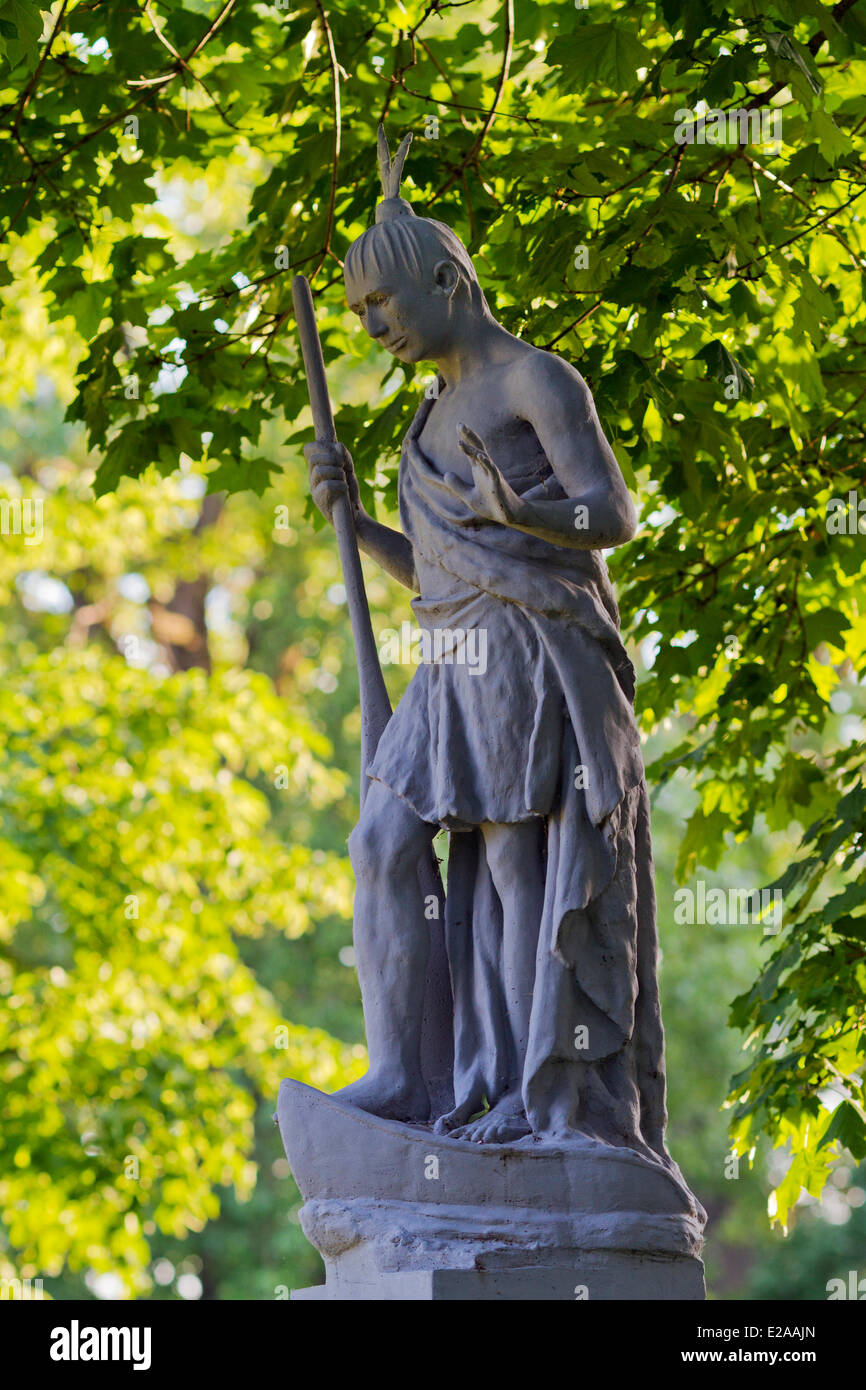 Provinz Quebec, Montreal, Kanada, Ahuntsic Bezirk, Mariä Heimsuchung Park, Statue von Ahuntsic, junge Neuling Leben Stockfoto