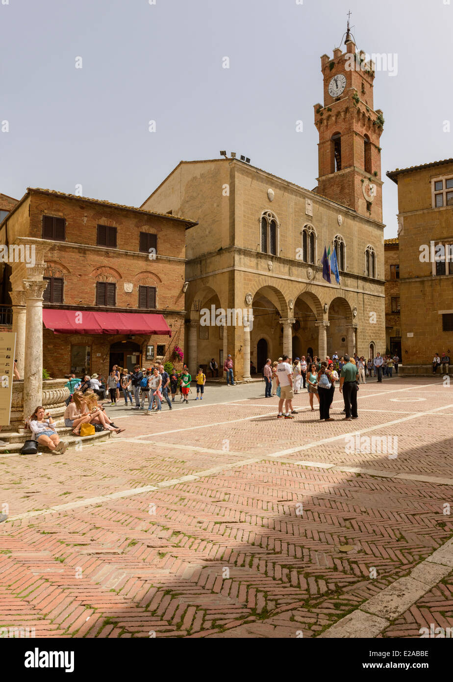 Pienza, Piazza Pio II, dem zentralen Platz in der toskanischen Dorf Stockfoto