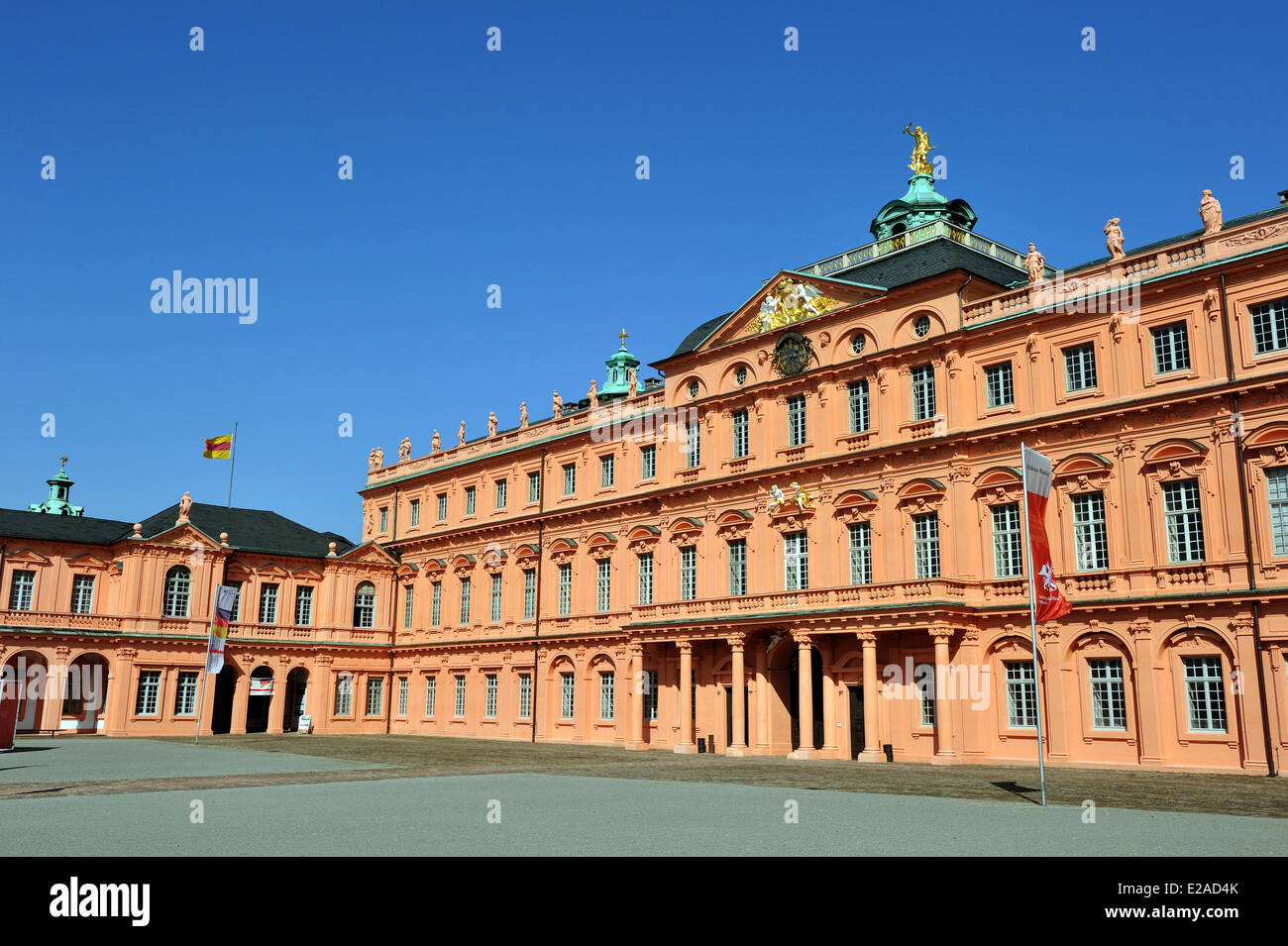 Deutschland, Baden-Württemberg, Schwarzwald, Rastatt, Rastatt-Schloss vom Innenhof aus gesehen Stockfoto