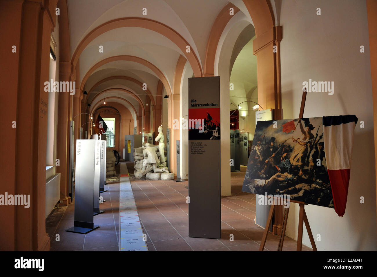 Deutschland, Baden-Württemberg, Schwarzwald, Rastatt, Rastatt Schloss, Denkmal der Freiheit Stockfoto