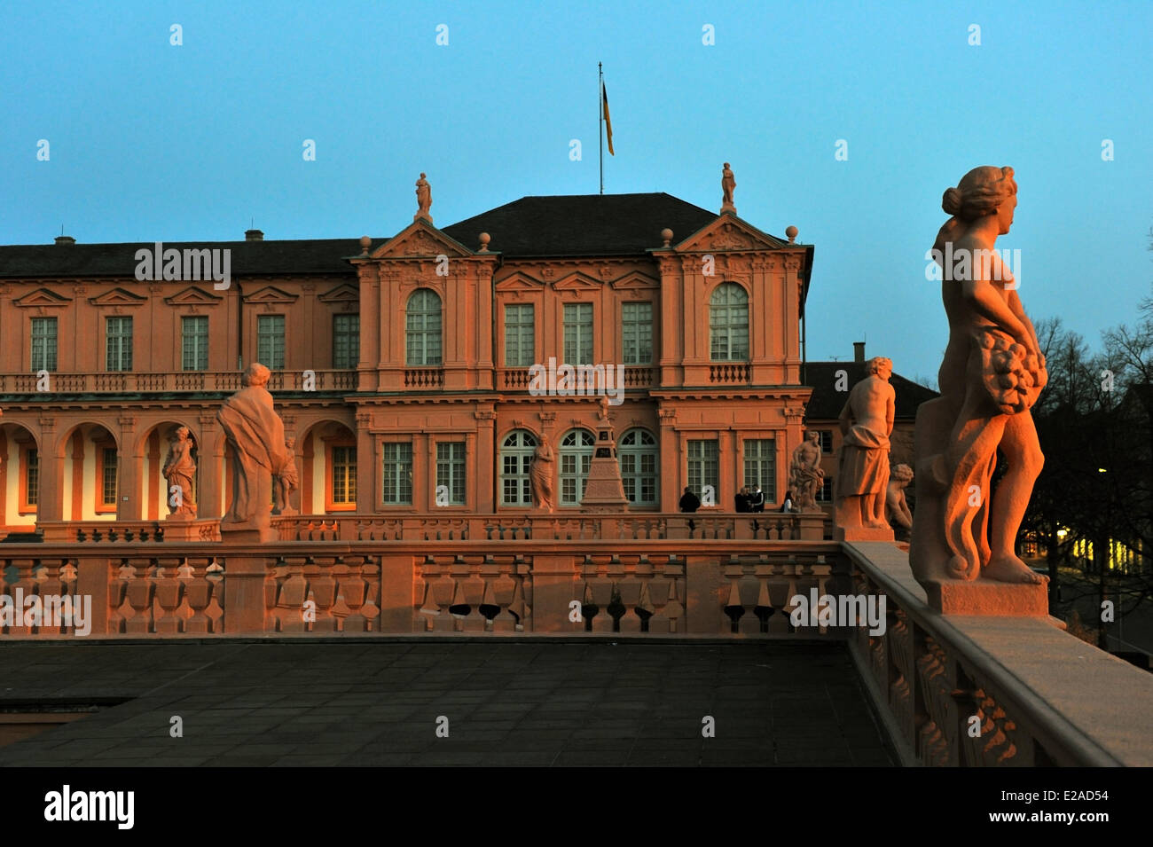 Deutschland, Baden-Württemberg, Schwarzwald, Rastatt, Rastatt-Schloss vom Innenhof aus gesehen Stockfoto
