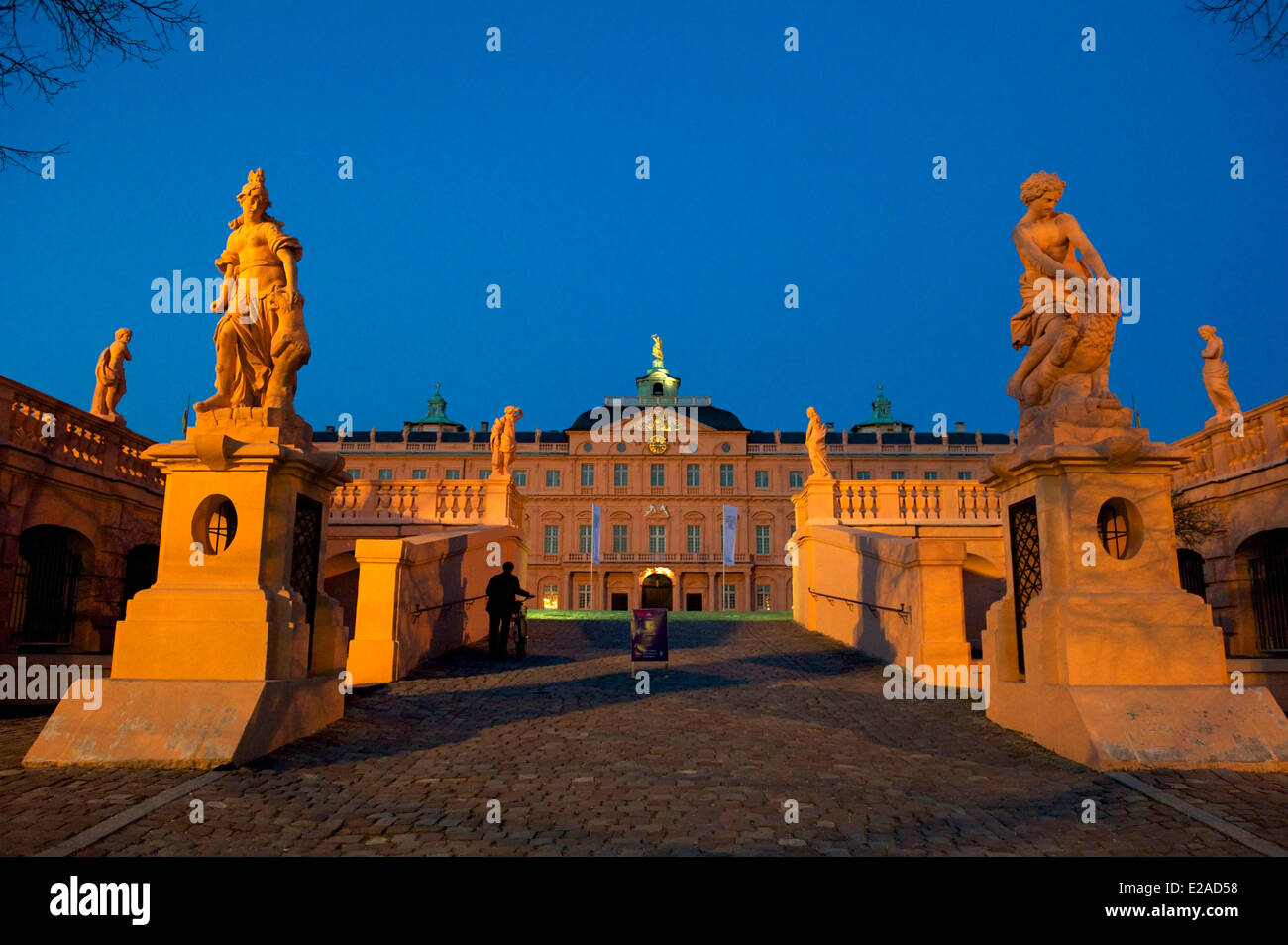 Deutschland, Baden-Württemberg, Schwarzwald, Rastatt, Rastatt-Schloss vom Innenhof aus gesehen Stockfoto
