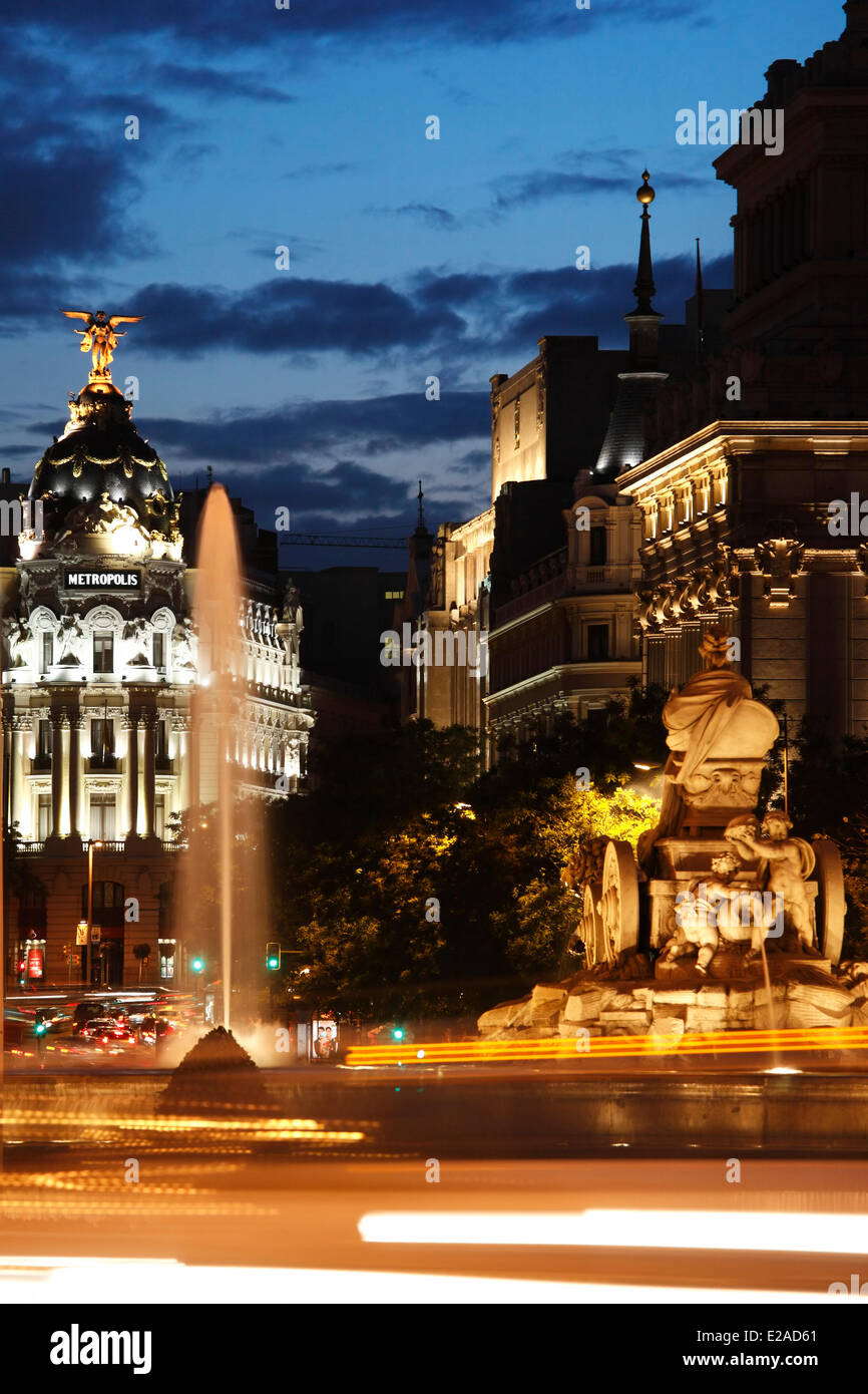 Spanien, Madrid, Metropolis Gebäude an der Ecke der Gran Via und Calle de Alcalá und der Fuente de Cibeles Stockfoto