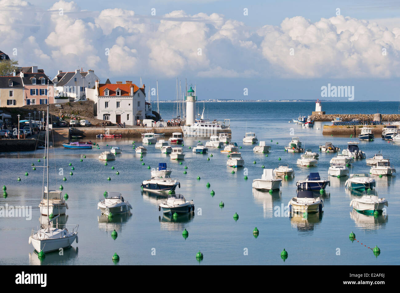 Frankreich, Morbihan, Belle Ile En Mer, entlang der GR340 zwischen Le Palais und die Pointe des Poulains, Sauzon Hafen Stockfoto