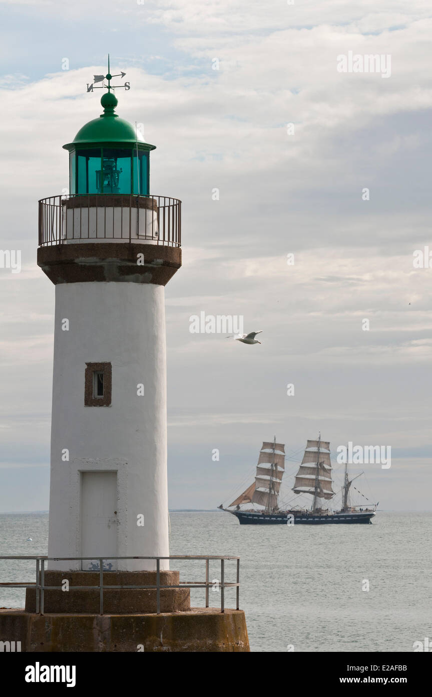 Frankreich, Morbihan, Belle Ile En Mer, dem Schulschiff Le Belem aus Le Palais harbour Stockfoto