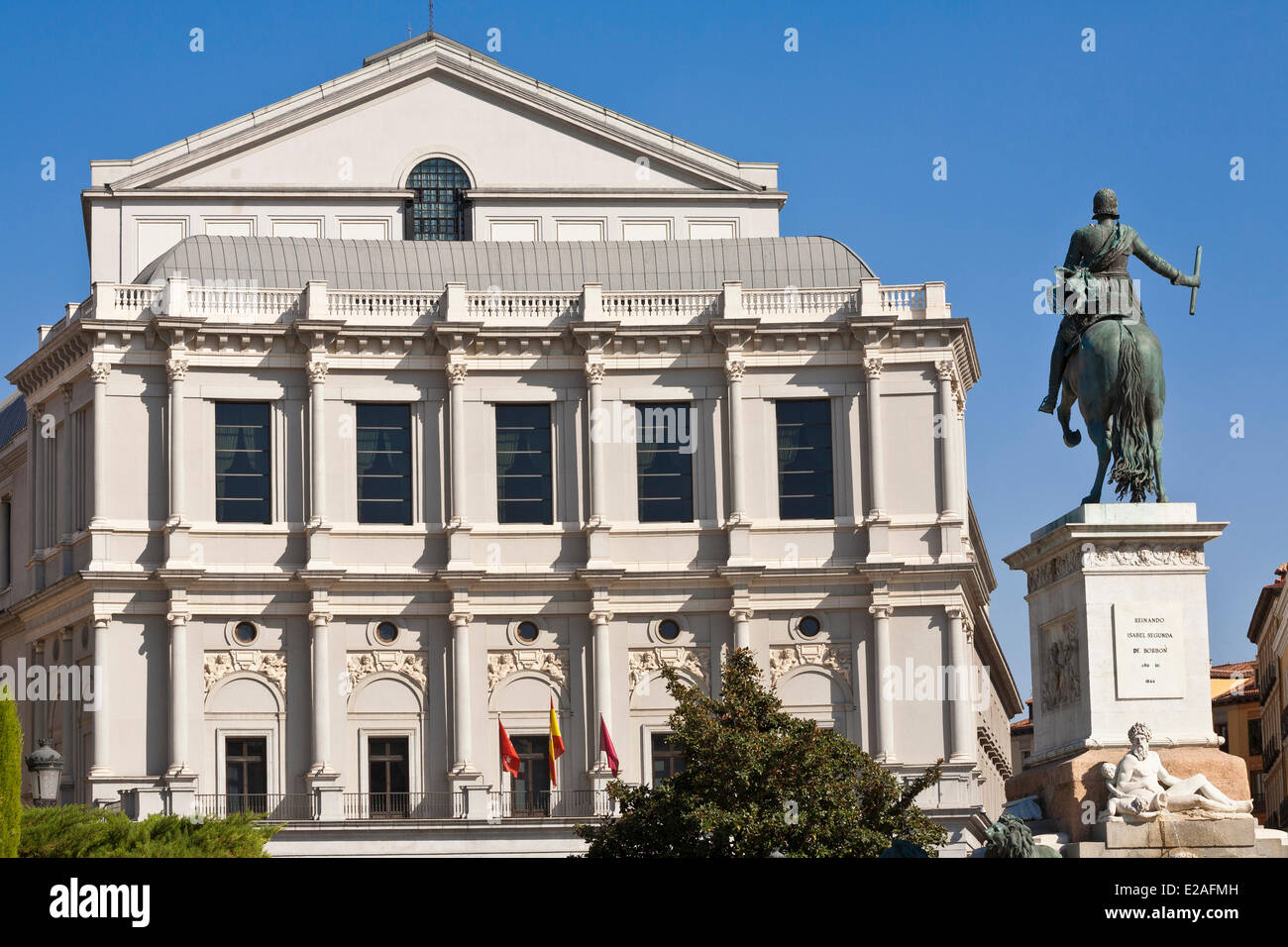 Spanien, Madrid, Plaza de Oriente, Royal Theatre des Architekten Antonio Lopez Aguado und eröffnete in 1850, Philipp IV. Reitsport Stockfoto