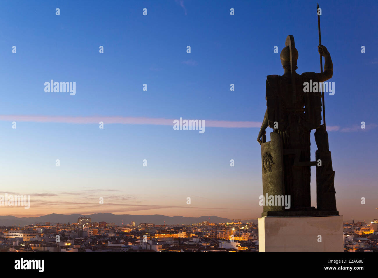 Spanien, Madrid, Calle de Alcalá, Circulo de Bellas Artes Kulturzentrum des Architekten Antonio Palacios Ramilo und Stockfoto