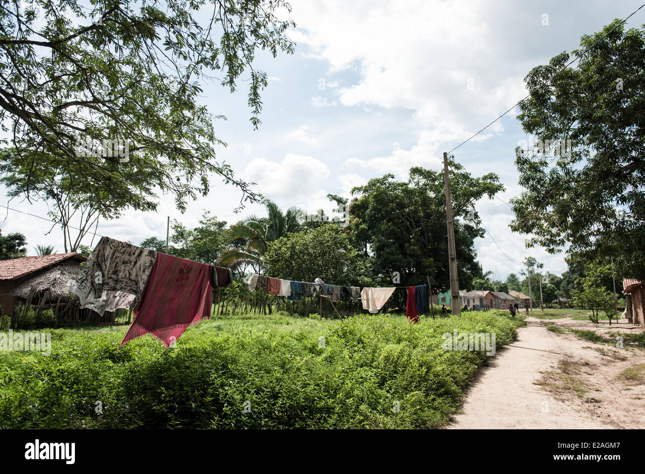 Gemeinschaft der Nachkommen der ehemaligen Sklaven in San Antonio Dos Pretos-Afro-Deszendent Kastanienbraun Gemeinschaften. Wasserversorgung für die Kind-Wohlfahrt-Organisation Plan International. Stockfoto