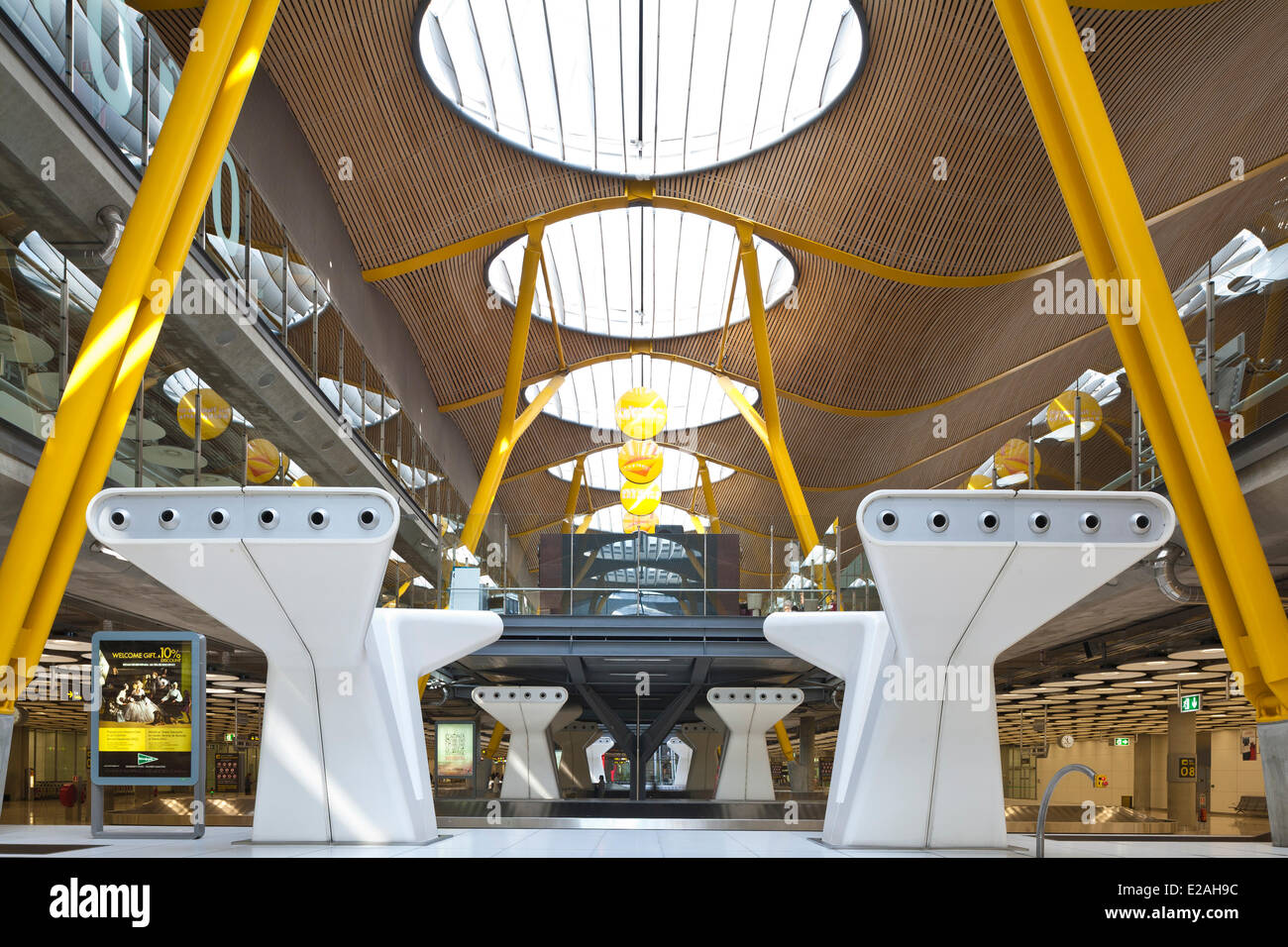 Spanien, Madrid, internationalen Flughafen Madrid Barajas, Terminal 4 vom britischen Architekten Richard Rogers Stockfoto