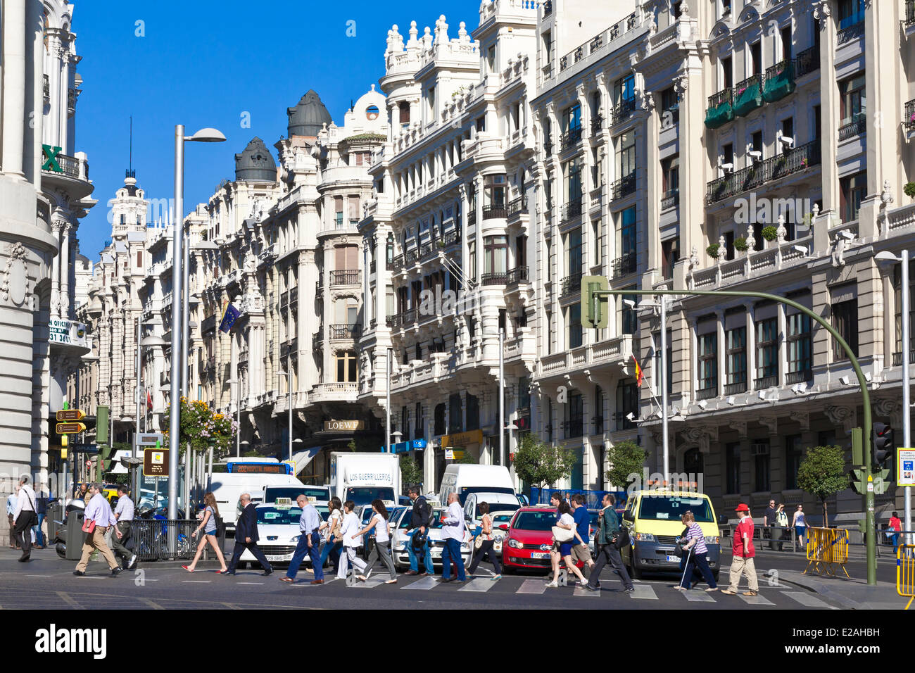 Spanien, Madrid, Gran Via, Anfang dieses Innenstadt Hauptschlagader mit Gebäuden aus dem frühen 20. Jahrhundert Stockfoto