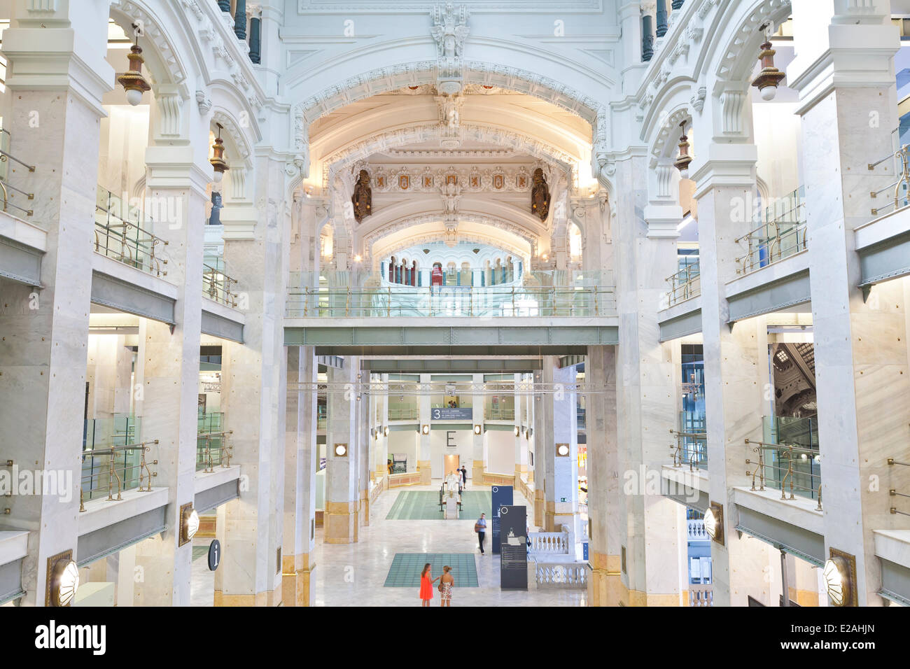 Spanien, Madrid, Plaza de Cibeles, Kommunikationen Palast (Palacio de Comunicaciones) entworfen von den Architekten Antonio Palacios und Stockfoto