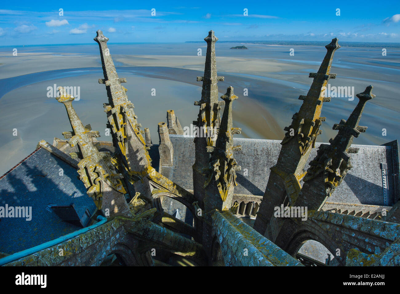 Bucht des Mont Saint Michel, Frankreich, Manche als Weltkulturerbe der UNESCO, Mont Saint-Michel, die Türme der Kirche aufgeführt Stockfoto