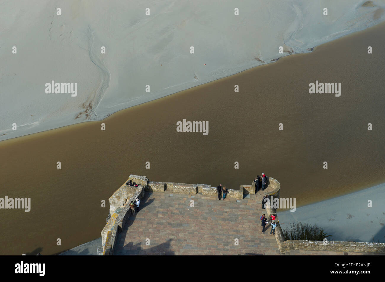 Bucht des Mont Saint Michel, Frankreich, Manche als Weltkulturerbe der UNESCO, Mont Saint Michel, aufgeführt von der Turmspitze Stockfoto