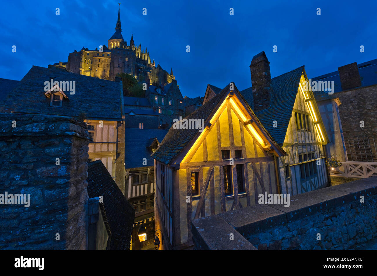 Frankreich, Manche, Bucht des Mont Saint Michel, Weltkulturerbe der UNESCO, Mont Saint Michel, Treppe, die zum Grande Stockfoto