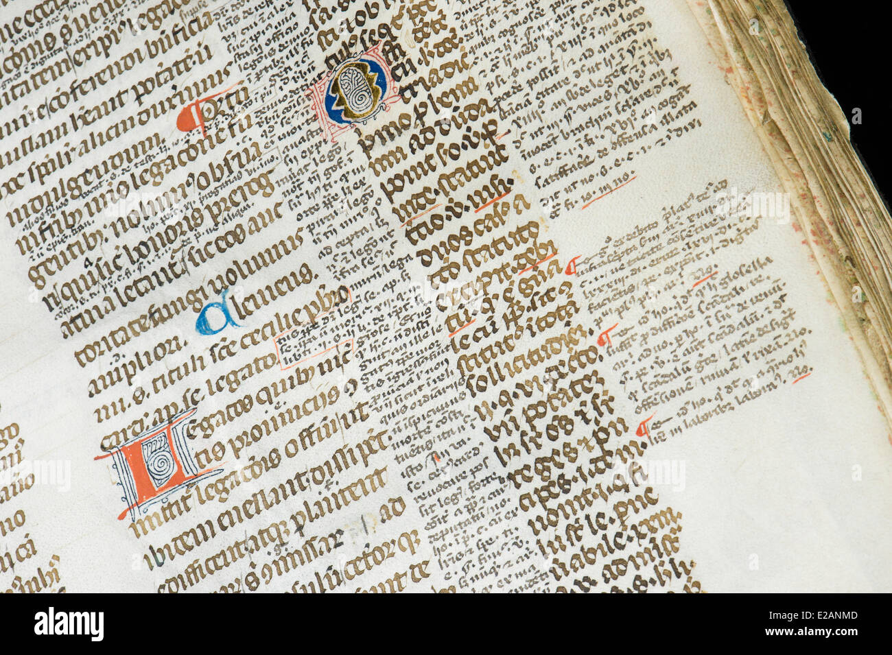 Frankreich, Manche, Avranches, Scriptorial, Mont Saint Michel Manuskripte Museum, Mont Originalhandschriften, rechtliche Buch von der Stockfoto