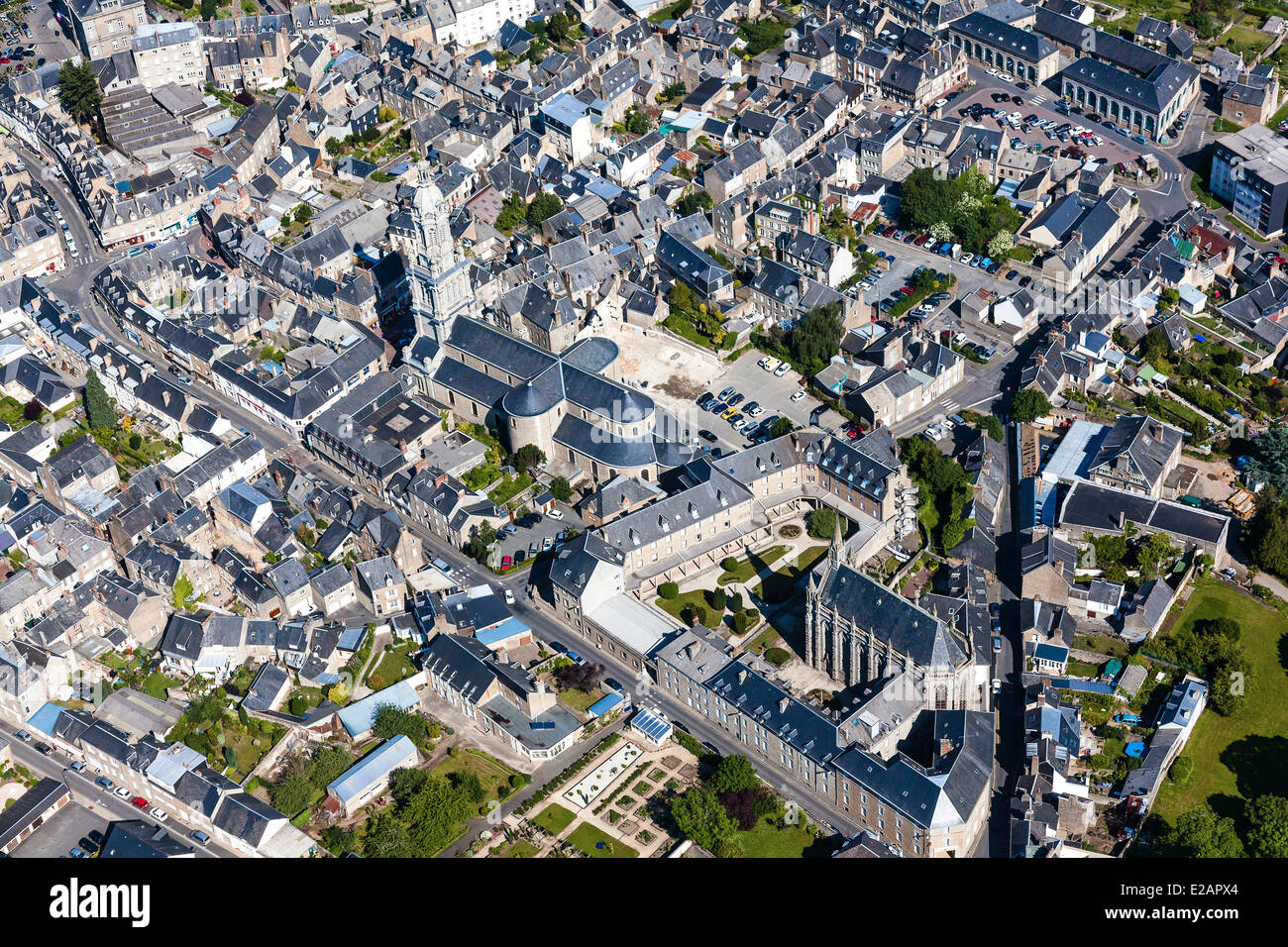 Frankreich, Manche, Avranches, Basilika Saint Gervais (Luftbild) Stockfoto