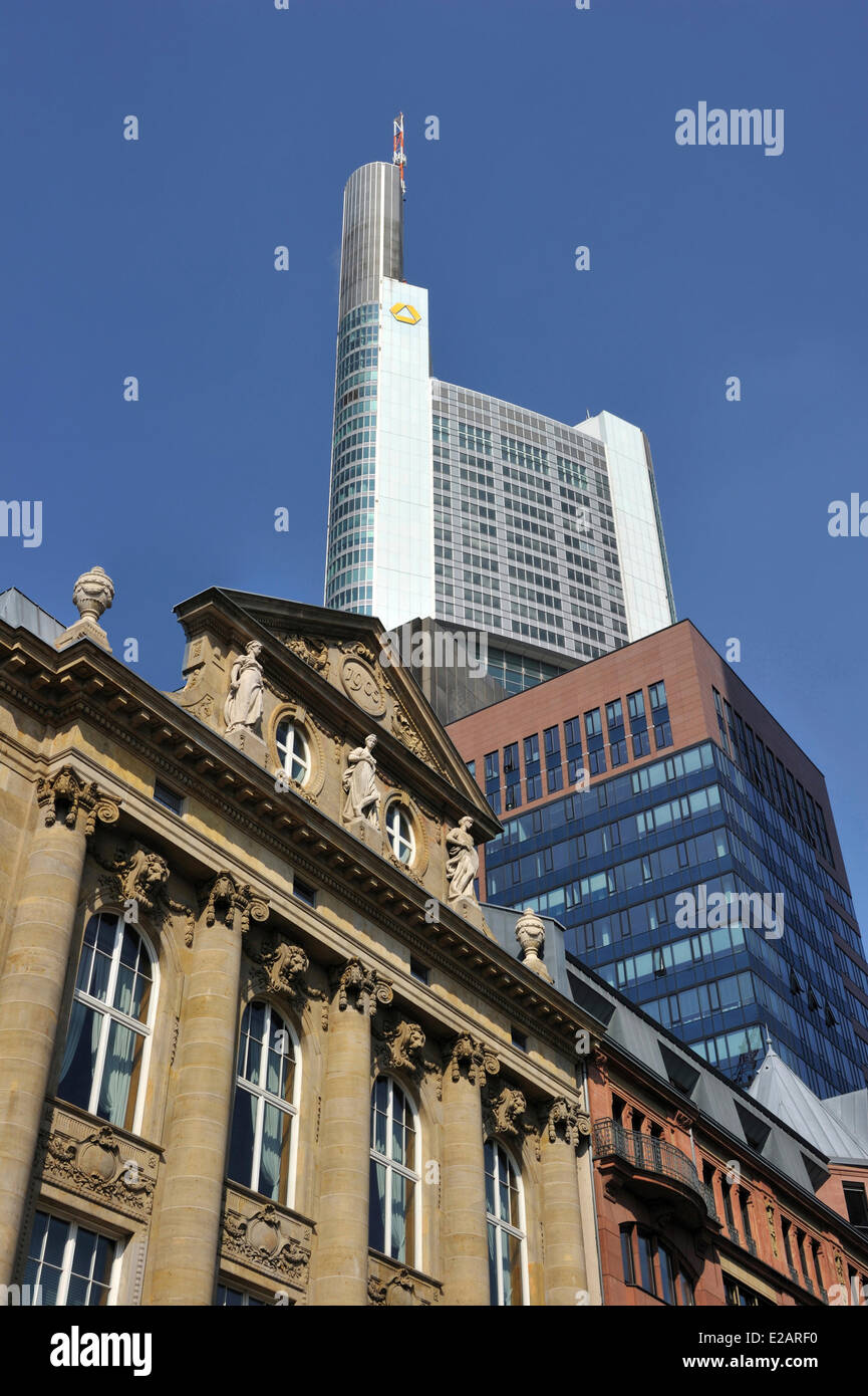 Deutschland, Hessen, Frankfurt am Main, Kaiserstrasse mit der Commerzbank Stockfoto