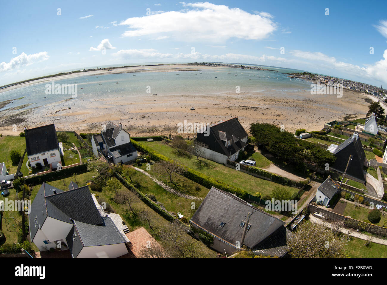 Frankreich, Morbihan, Riantec, Blick auf den kleinen See Gavres von Kerbel Leuchtturm Unterkunft, Vermietung Ferienhaus und Stockfoto