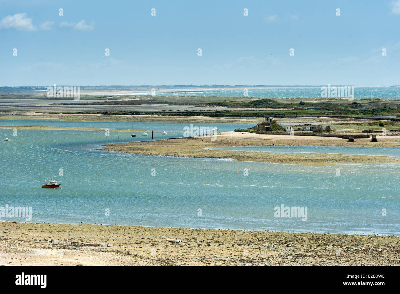 Frankreich, Morbihan, Riantec, Blick auf den kleinen See Gavres von Kerbel Leuchtturm Unterkunft, Vermietung Ferienhaus und Stockfoto