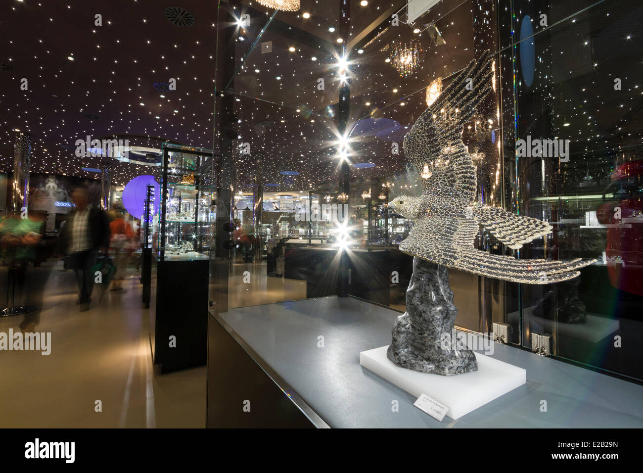 Österreich, Tirol, Wattens, Swarovski Kristallwelten, Crystal Stage Conran & Partner, der größte Swarovski Shop in der Welt Stockfoto