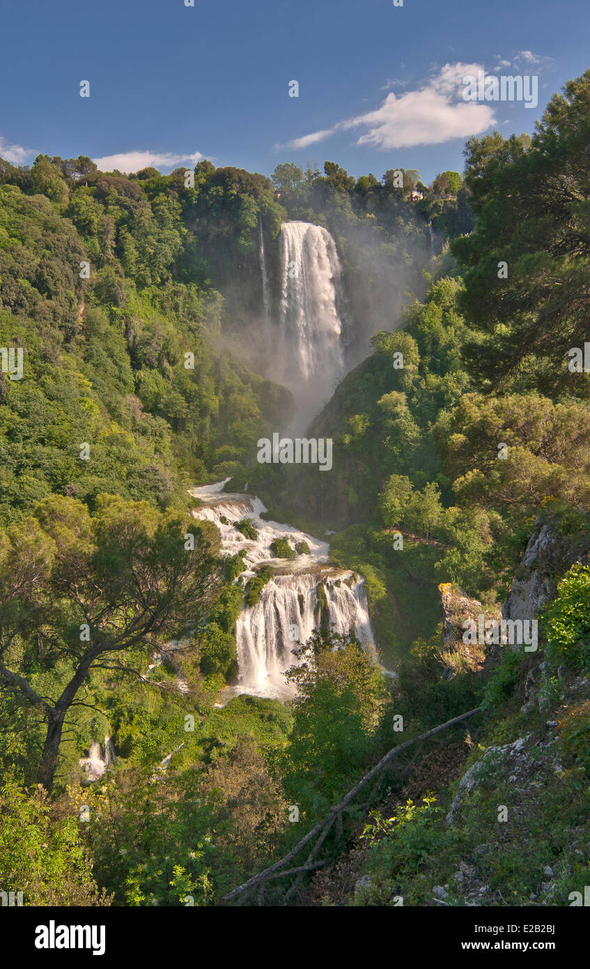 Italien, Umbrien, die Valnerina Marmore Wasserfall in der Nähe von Terni, ist die höchste in Europa, 165m in drei Sprüngen Stockfoto