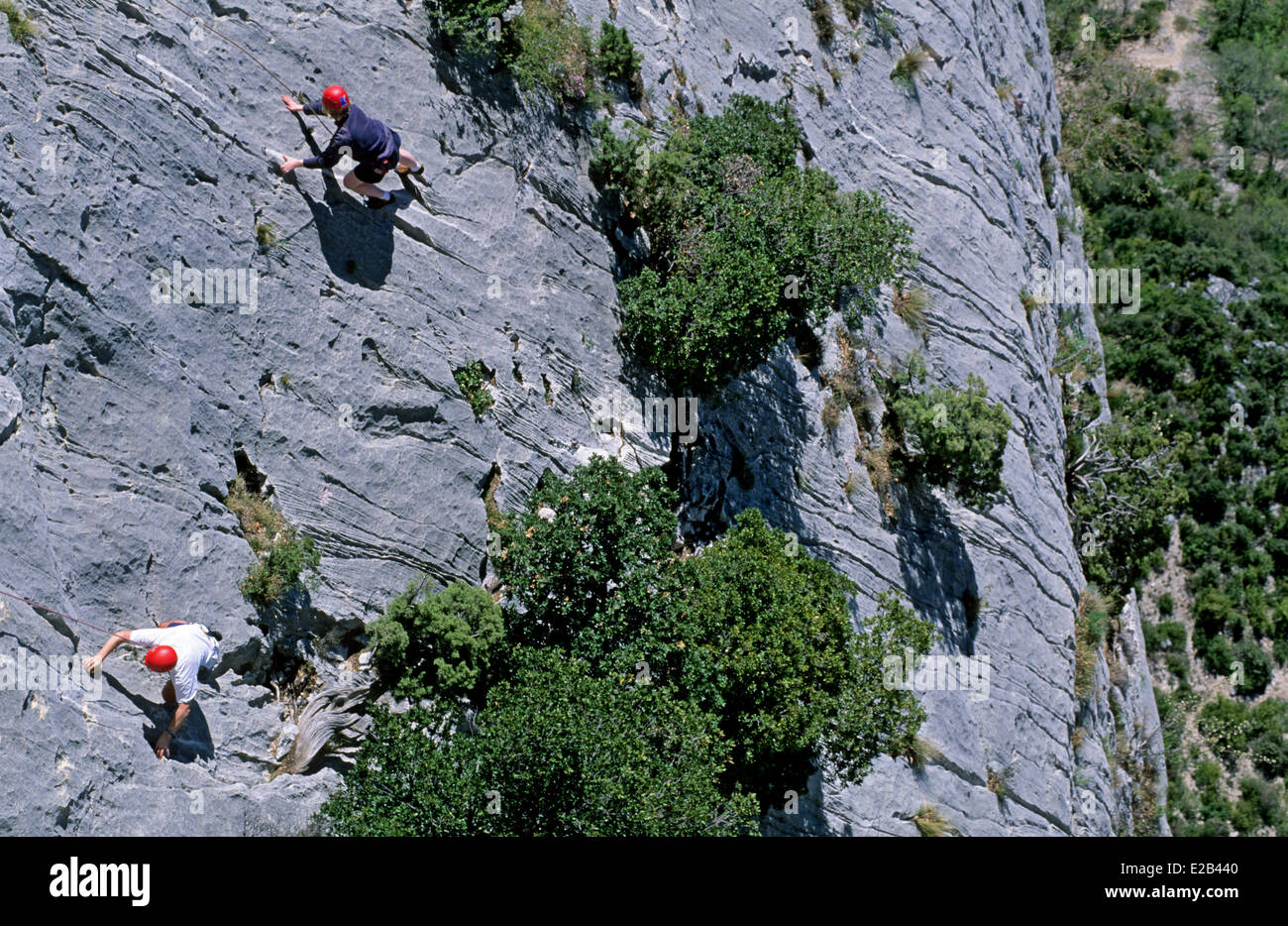 Frankreich, Alpes de Hautes Provence Gorges du Verdon, La Palud Sur Verdon, Bergsteiger im Bereich La Carelle, Escales Klippen Stockfoto