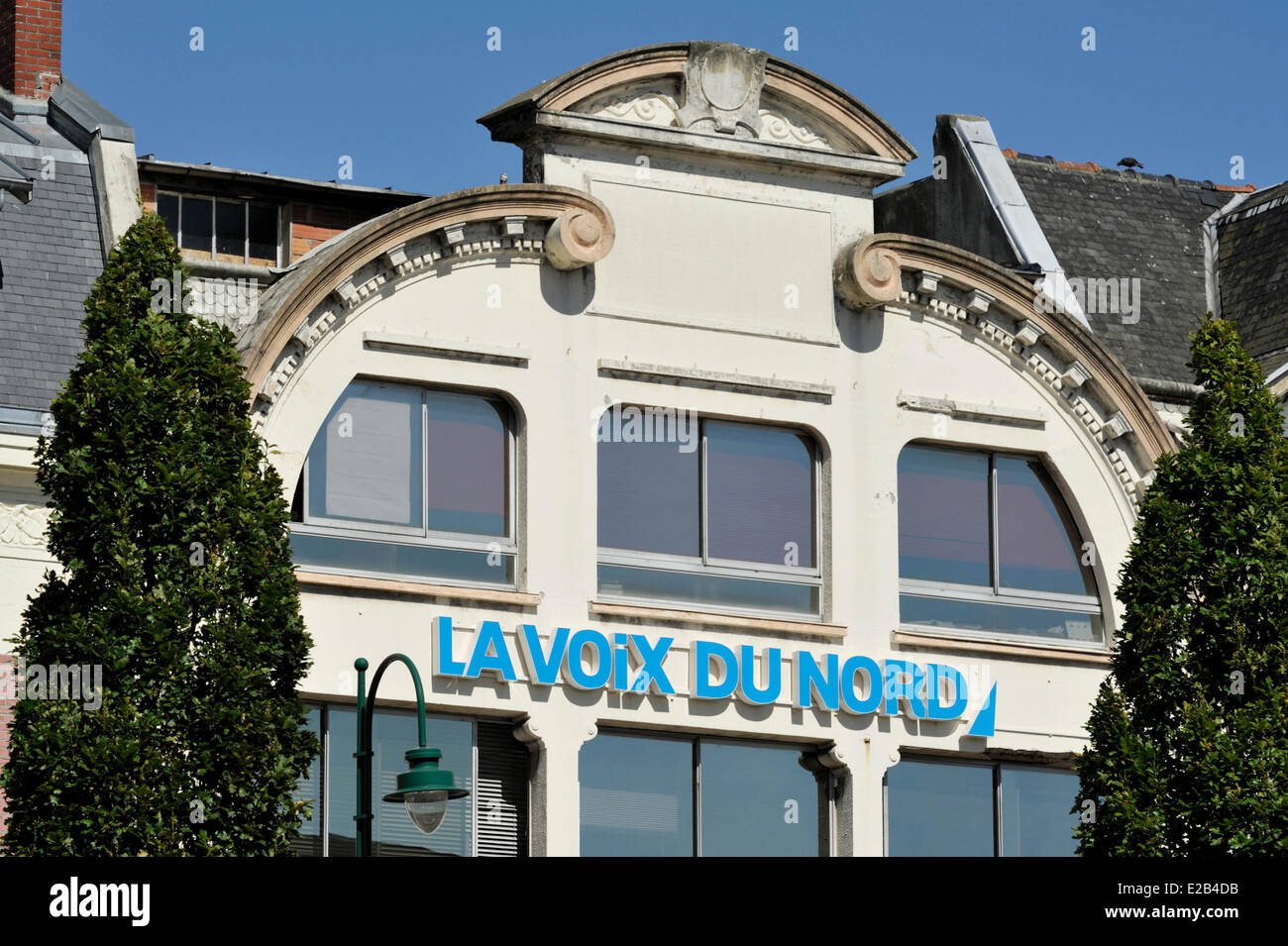 Frankreich, Pas-De-Calais, Objektiv, vor dem Gebäude der Zeitung La Voix du Nord Stockfoto