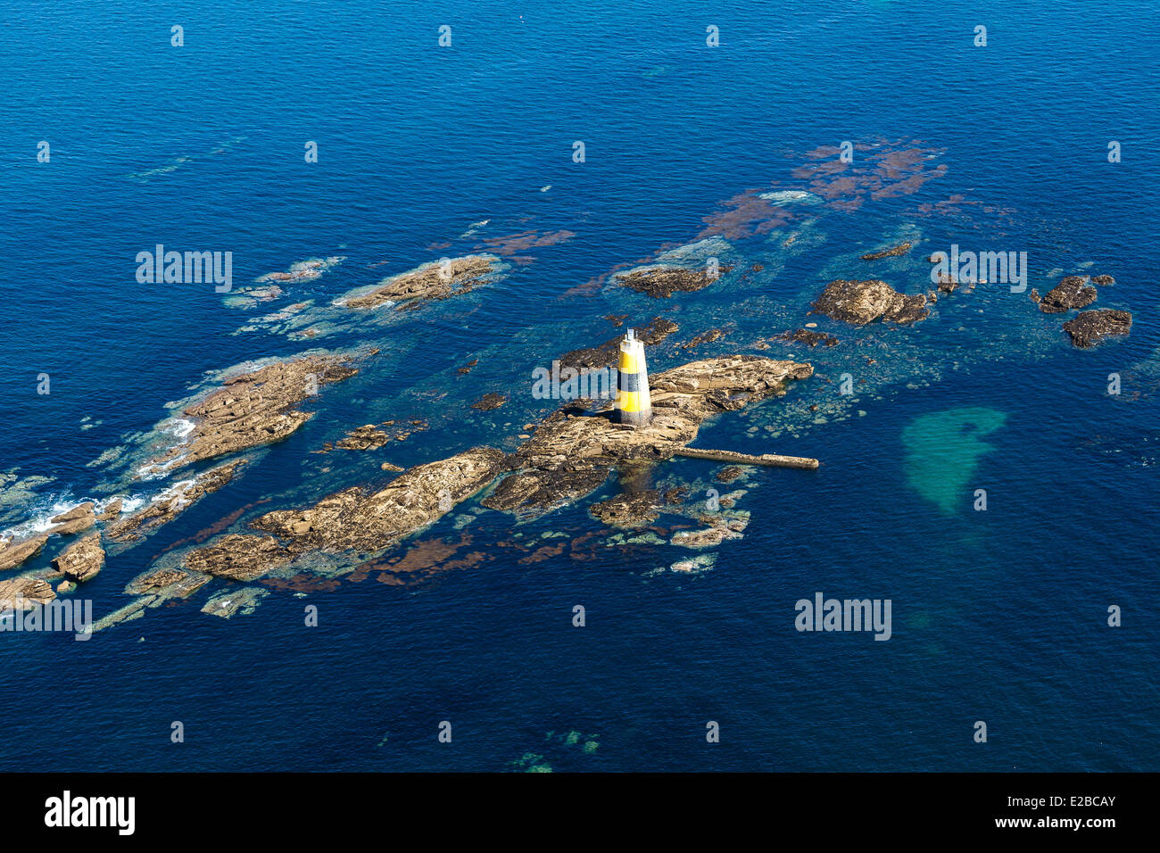 Frankreich, Vendee, Ile d'Yeu, Les Chiens Perrins Leuchtfeuer (Luftbild) Stockfoto