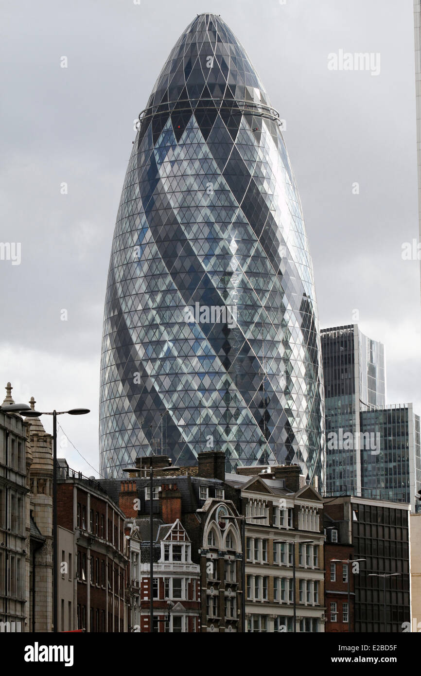 Vereinigtes Königreich, London, Swiss Re Gebäude den Spitznamen The Gherkin des Architekten Norman Foster Stockfoto
