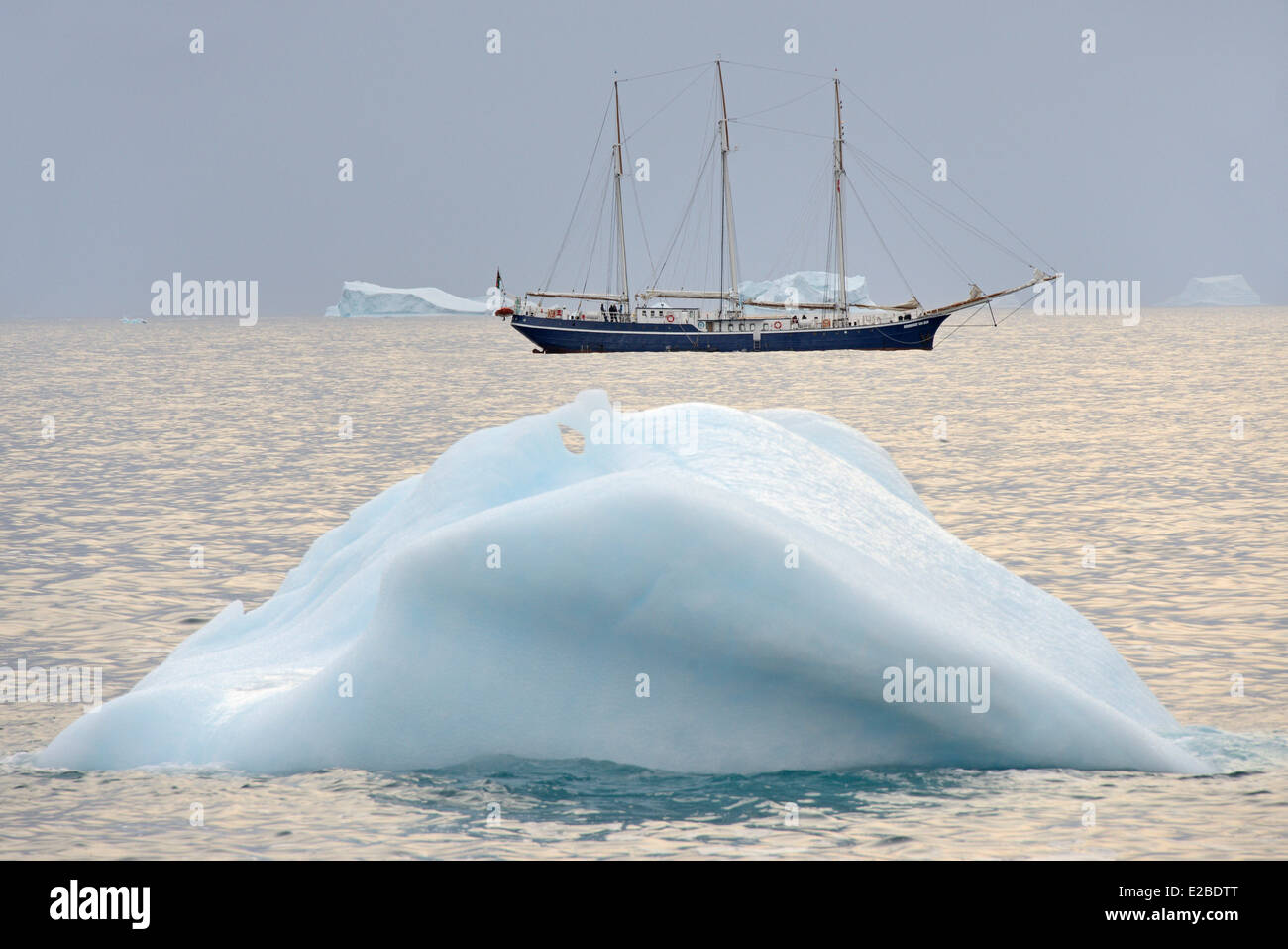 Grönland, Baffin Bay, Kigtorsaq, Schoner Rembrandt Van Rijn vor Anker liegend Stockfoto