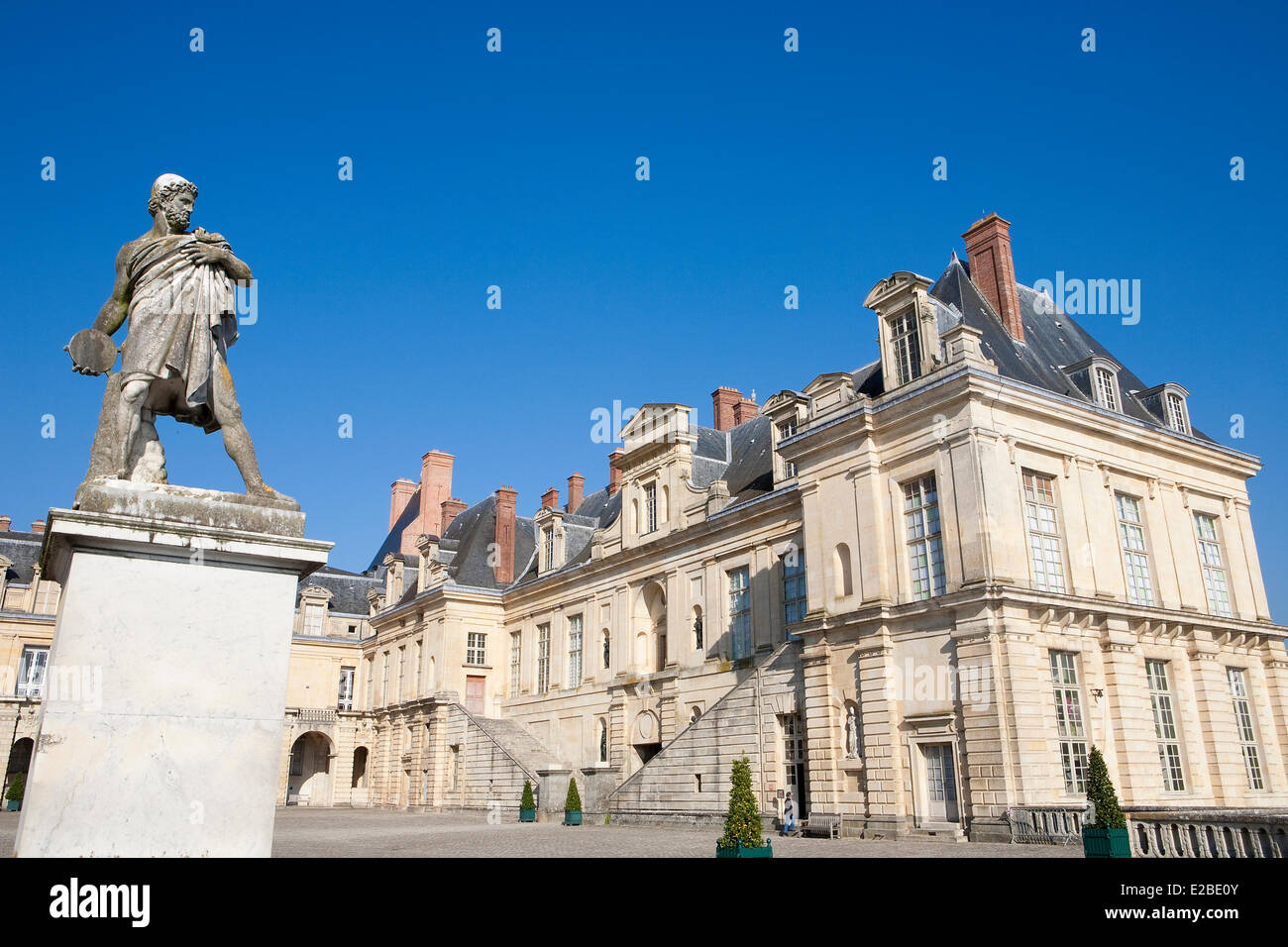 Frankreich, Seine et Marne, Fontainebleau, Königsschloss, UNESCO, Ulysses-Statue in Cour De La Fontaine (Brunnen-Hof) Stockfoto