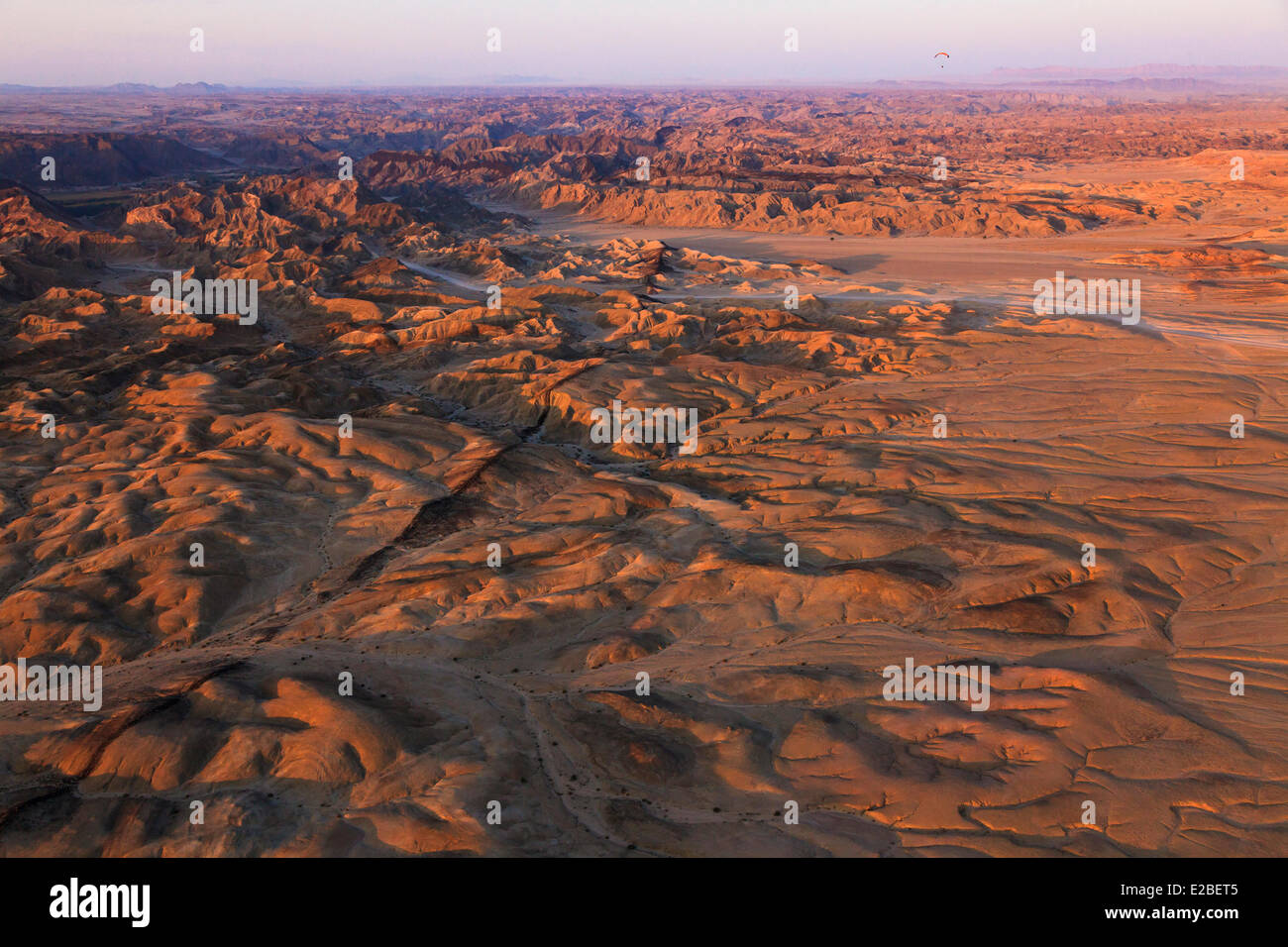 Namibia, Erongo Region, Umgebung von Swakopmund, Mondlandschaft (Luftbild) Stockfoto
