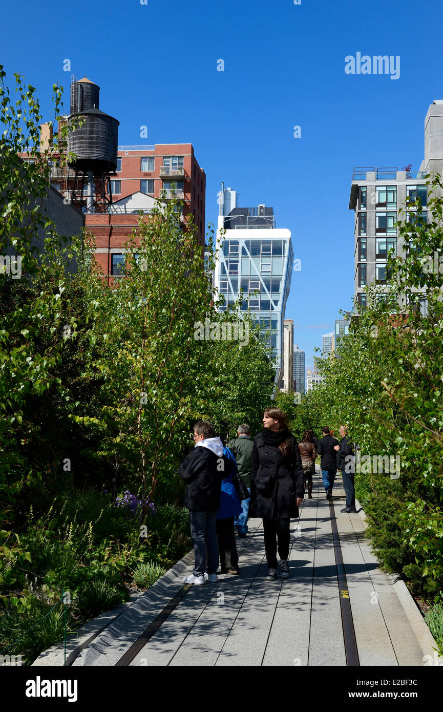 Vereinigte Staaten, New York City, Manhattan, Meatpacking District (Gansevoort Market), die High Line ist ein Park errichtet auf einem Abschnitt der ehemaligen erhöhte Fracht Eisenbahn spur Stockfoto