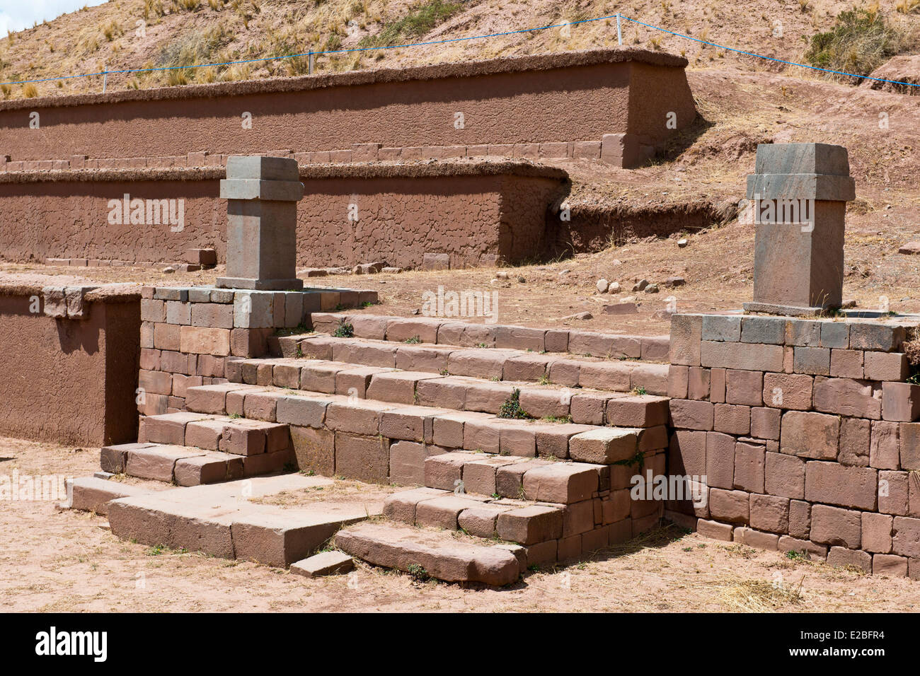 Bolivien, La Paz Department, Tiwanaku präInkaischen archäologische Stätte, Weltkulturerbe der UNESCO, Akapana Pyramide Stockfoto