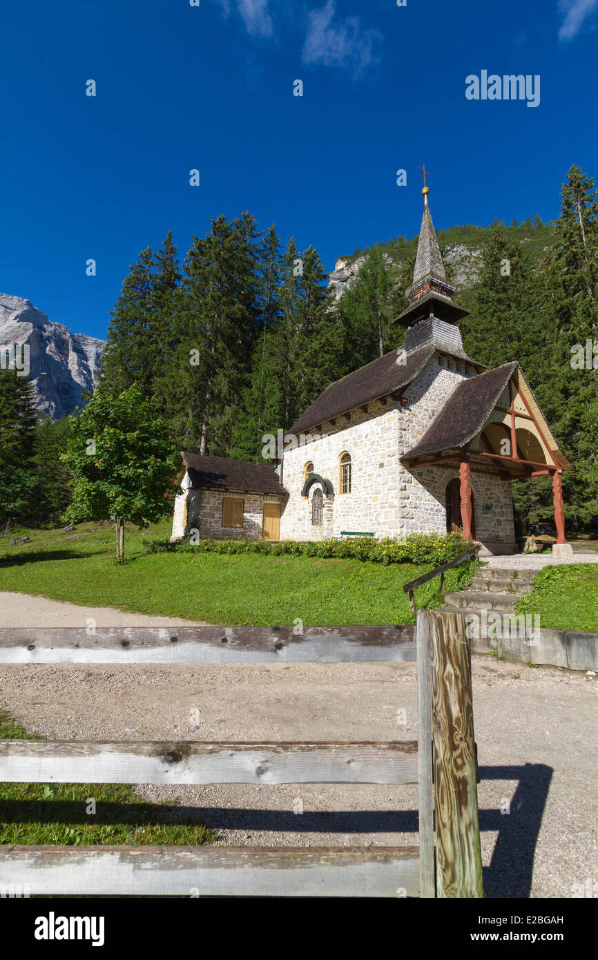 Italien, Trentino-Südtirol, Bozen Provinz, Dolomiten, UNESCO, Fanes Senes Prags natürlichen park, Kapelle der Pragser Wildsee Stockfoto