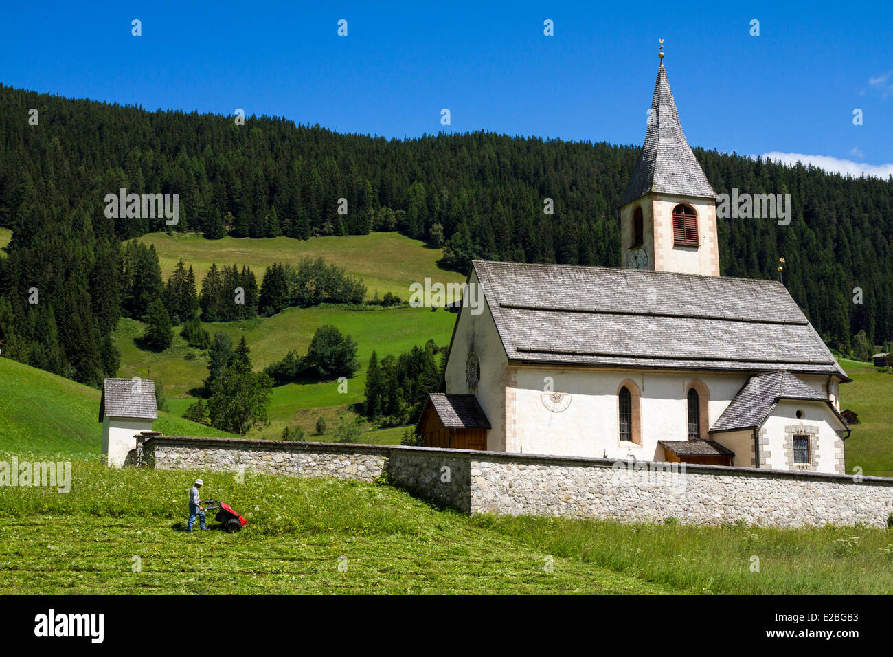 Italien, Trentino-Südtirol, Bozen Provinz, Dolomiten, Reithose, Kapelle von San Vito Stockfoto