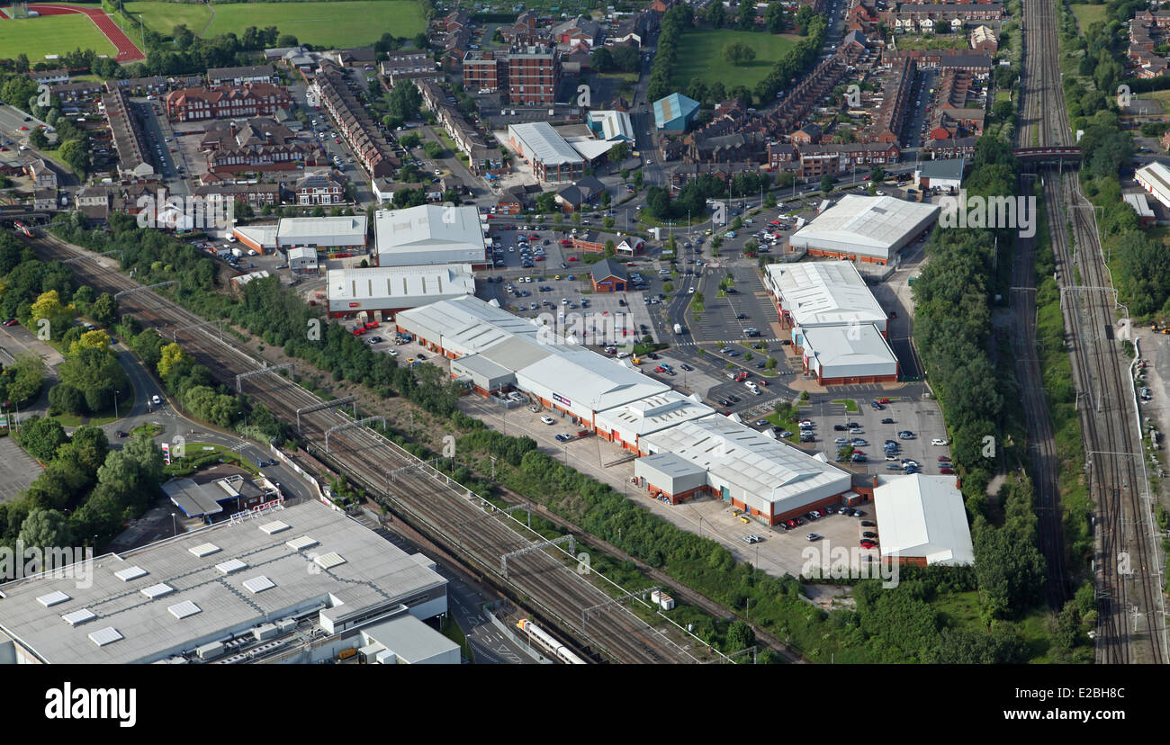 Luftaufnahme von The Grand Junction Retail Park in Crewe, Cheshire, UK Stockfoto