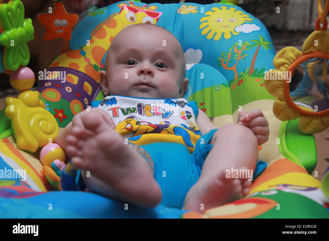 Baby aufwachen nach Traumzeit Stockfoto